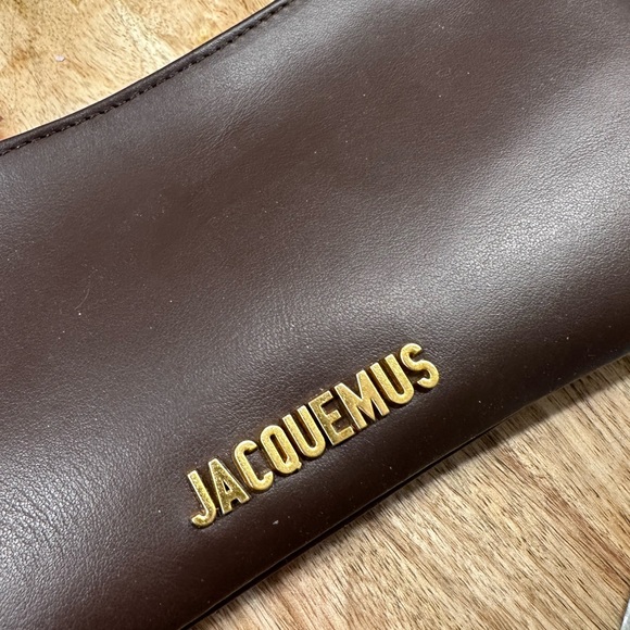JACQUEMUS 
Le Bisou mousqueton LE RAPHIA
Carabiner strap shoulder bag. - Picture 5 of 7